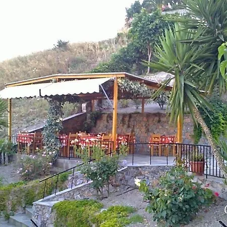 Irida Hotel 2*